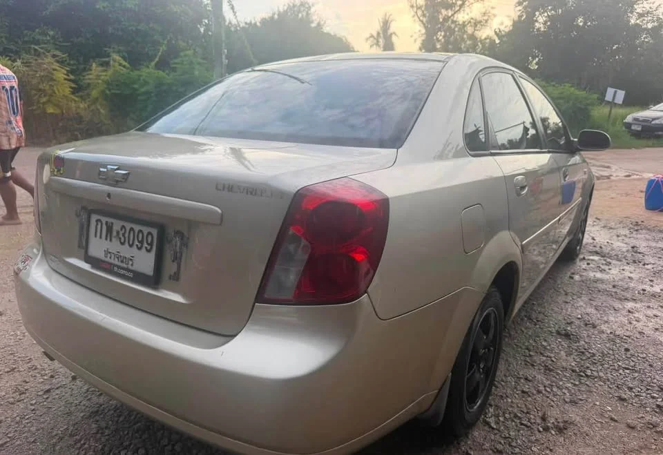 2004 Chevrolet Optra 3