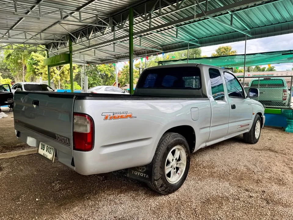 2003 Toyota Hilux Tiger VI 2