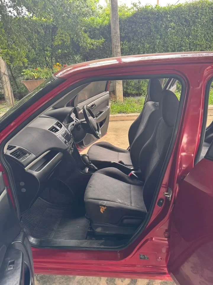 2015 Suzuki Swift II 2