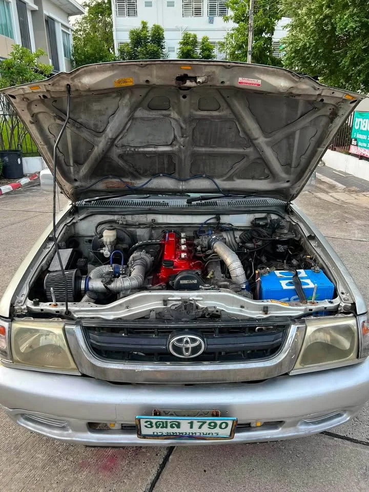 2003 Toyota Hilux Tiger VI 2