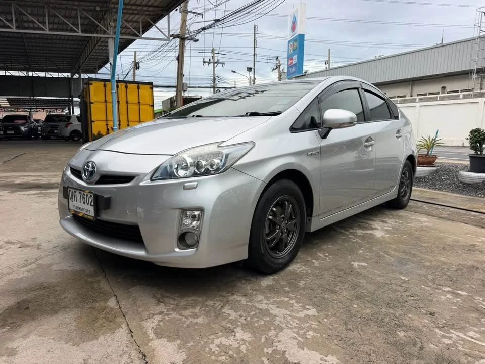 2011 Toyota Prius III 3