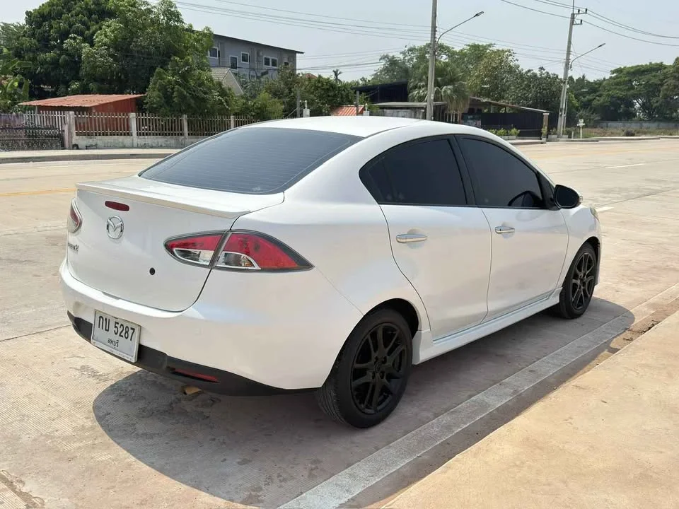 2013 Mazda 2 II 3