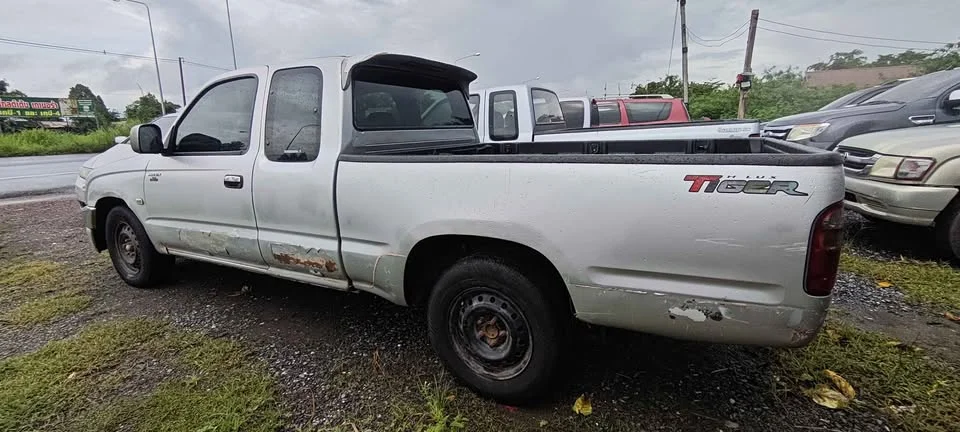 2003 Toyota Hilux Tiger VI 2