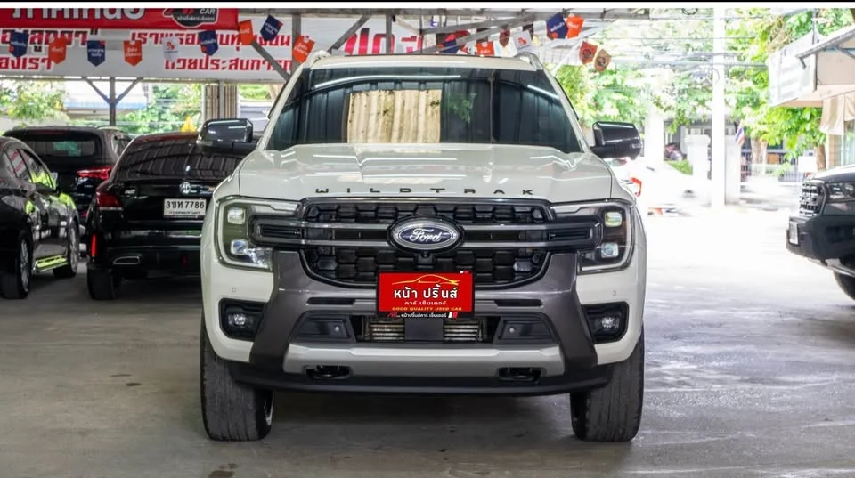 2024 Ford Everest III 2