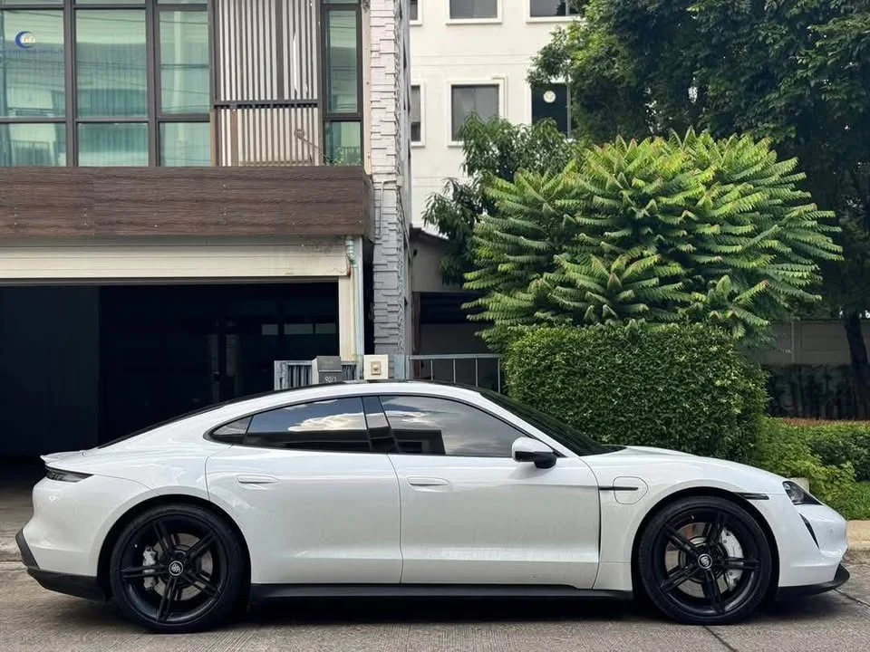 2021 Porsche Taycan 9J1 2