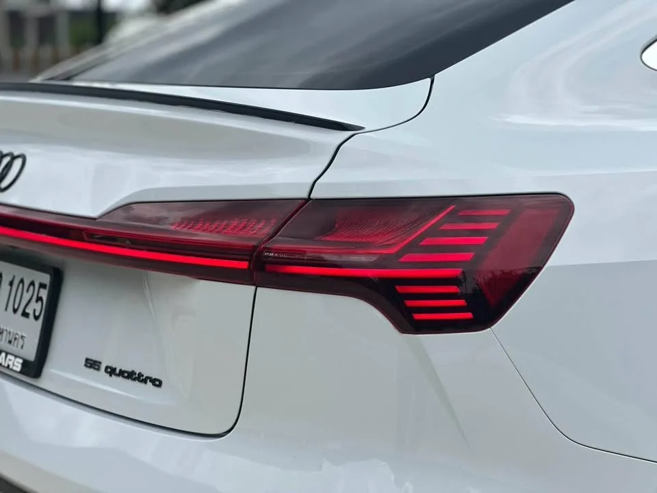 2020 Audi Q8 e-tron 3