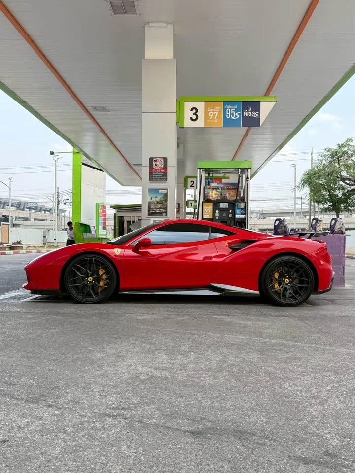 2019 Ferrari 488 3
