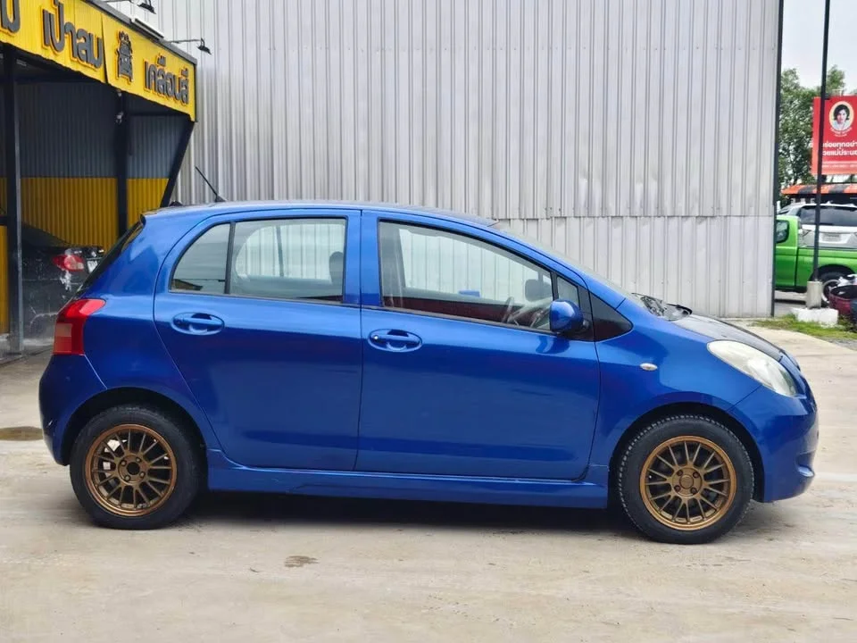 2006 Toyota Yaris II 2