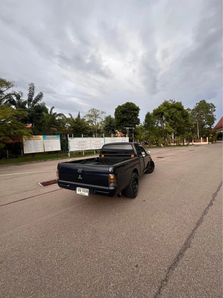 1997 Mitsubishi Strada III 2