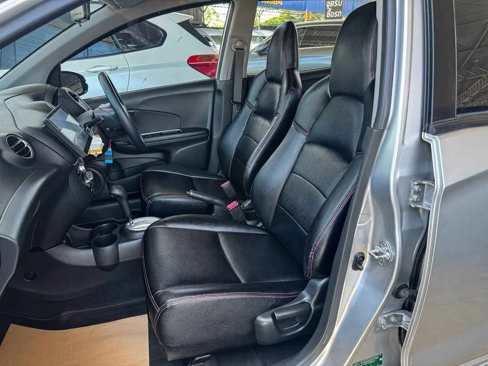 2015 Honda Mobilio II 2