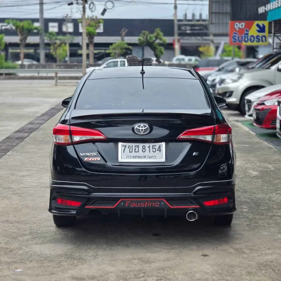 2017 Toyota Yaris ATIV III 3