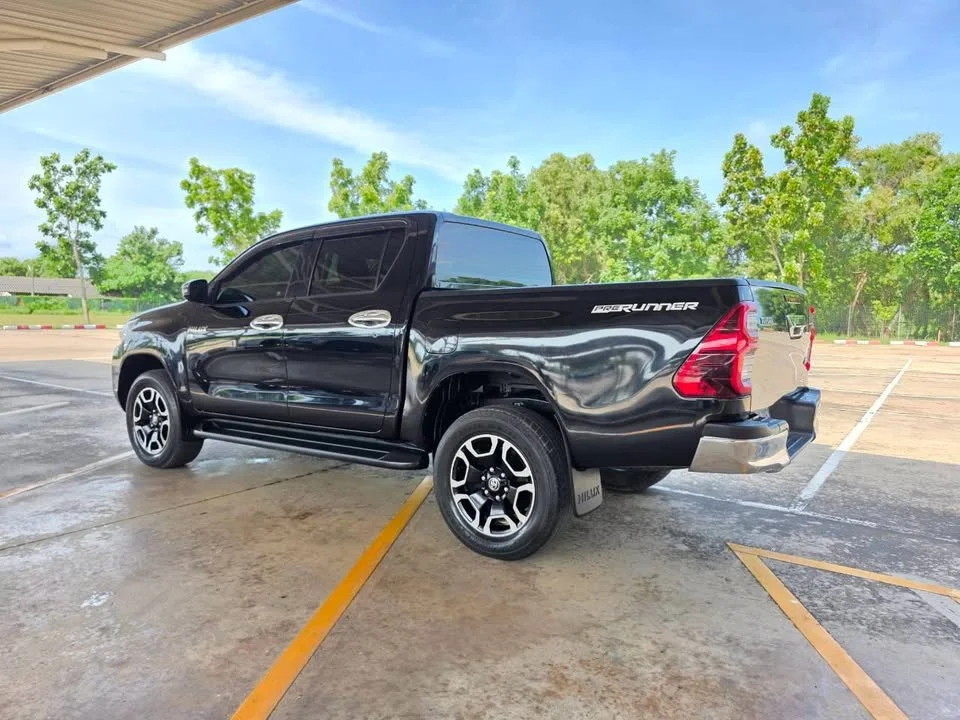 2020 Toyota Hilux VIII 2