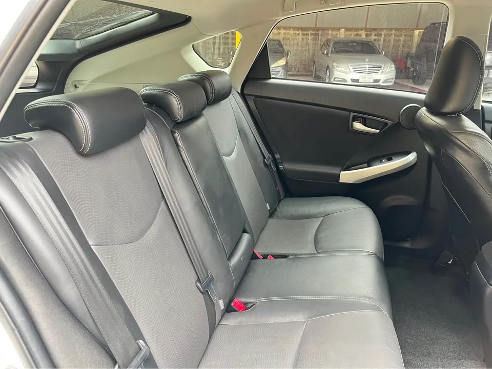 2014 Toyota Prius III 3