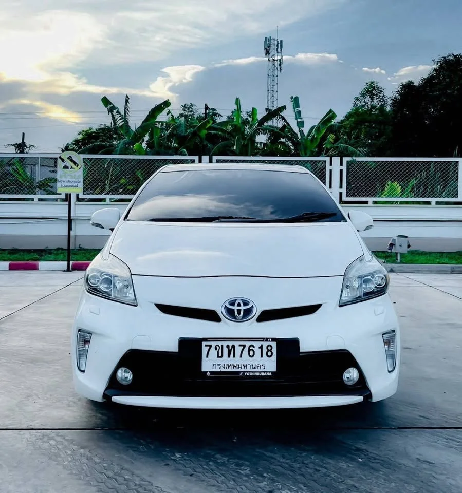 2012 Toyota Prius III 3