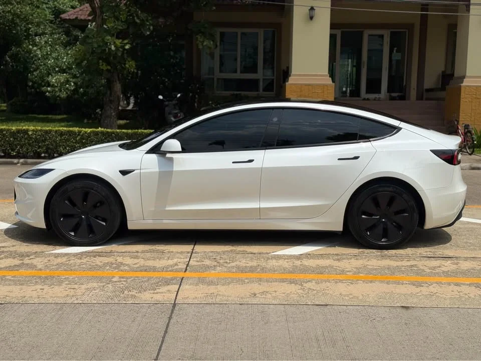 2024 Tesla Model 3 3