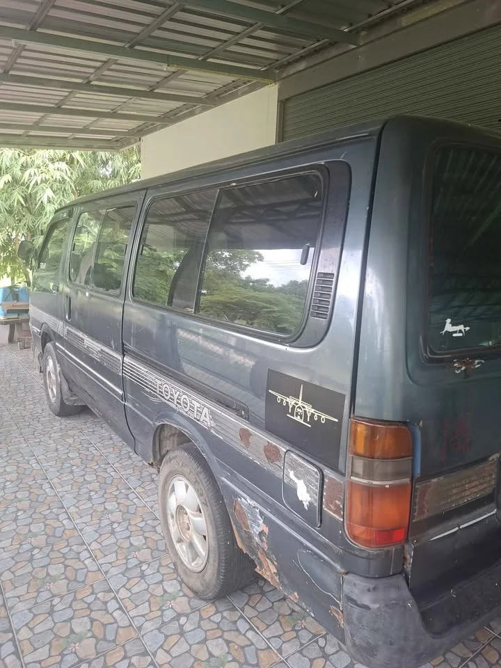 1996 Toyota Commuter IV (H100) 2