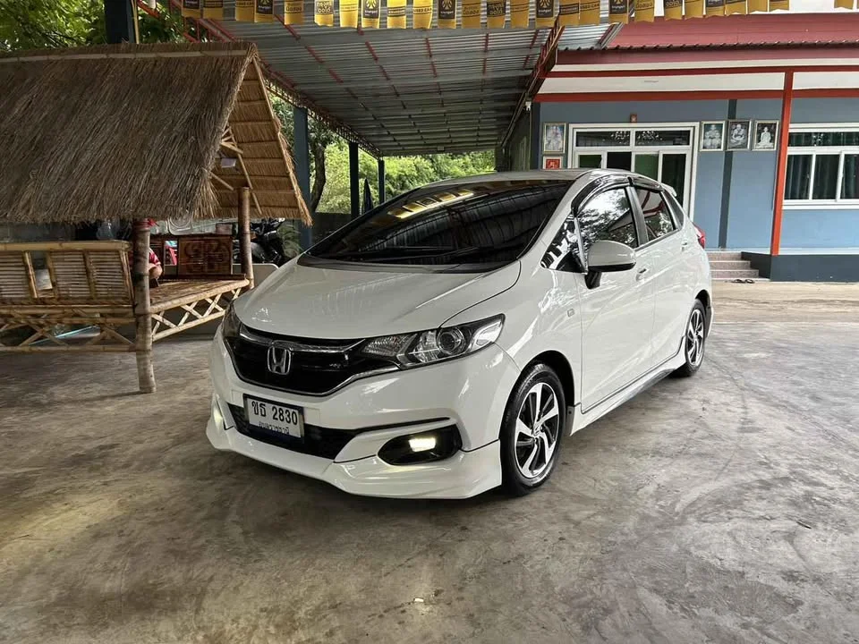 2020 Honda Jazz III 2