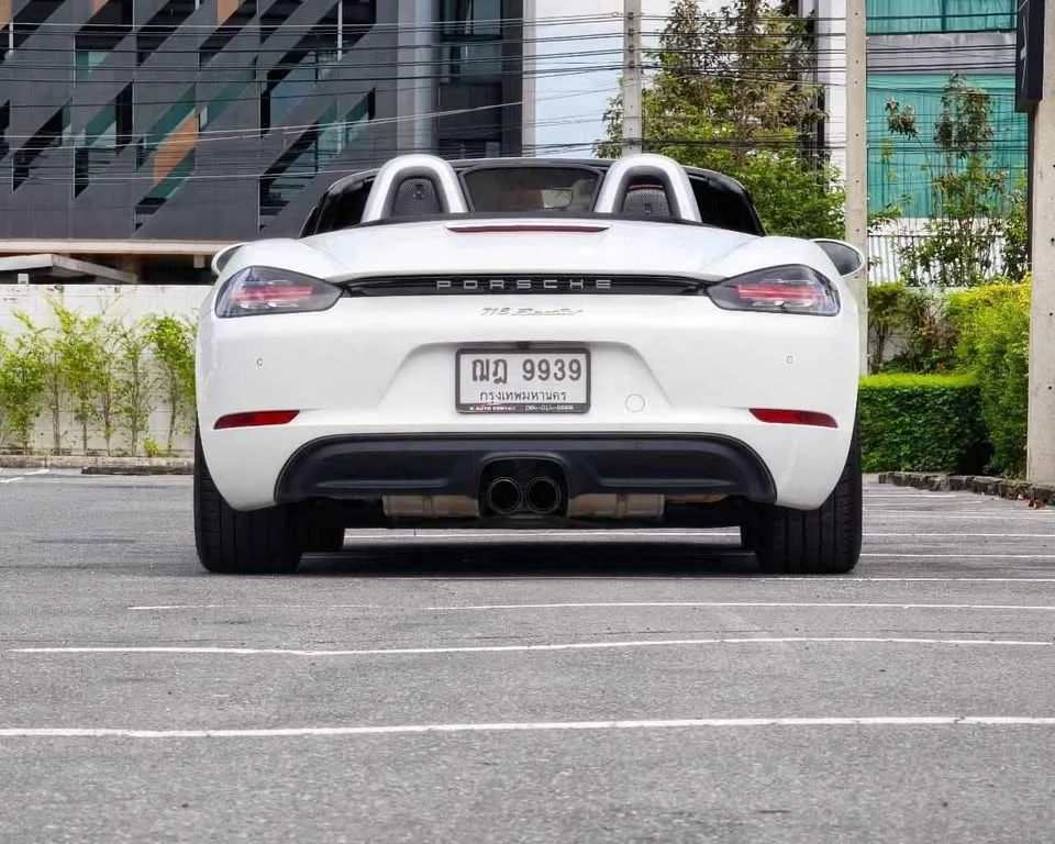 2016 Porsche 718 Boxster and Cayman IV 3