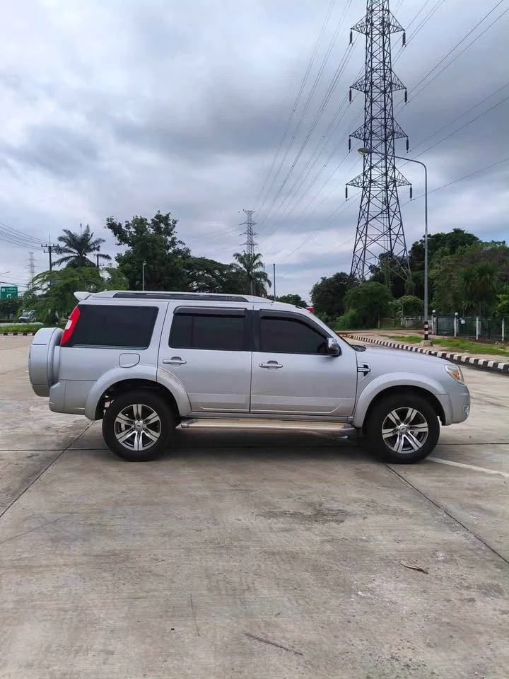 2012 Ford Everest I 3