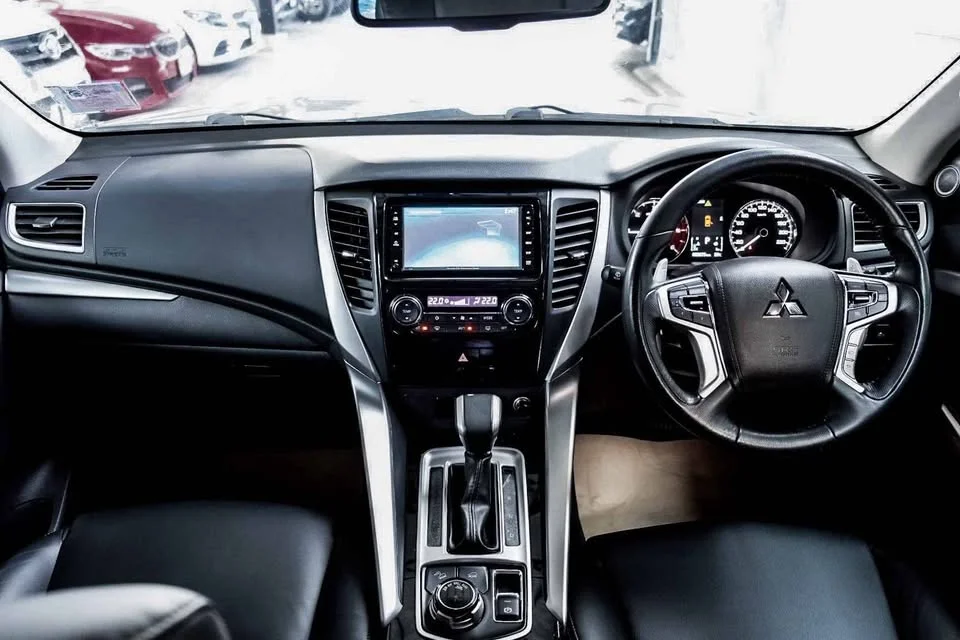2015 Mitsubishi Pajero Sport III 3