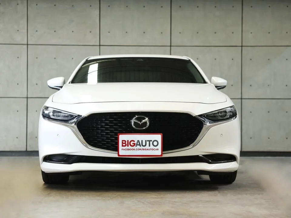 2021 Mazda 3 IV 3