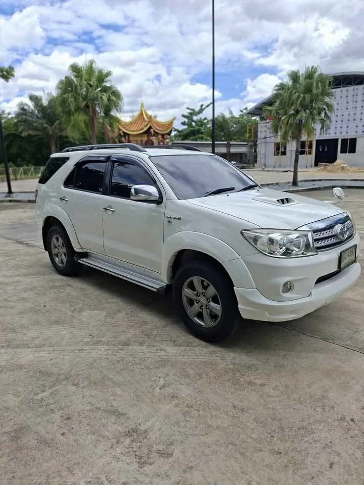 2010 Toyota Fortuner I 2