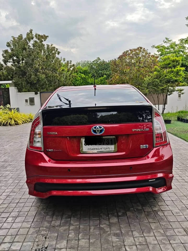 2014 Toyota Prius III 3