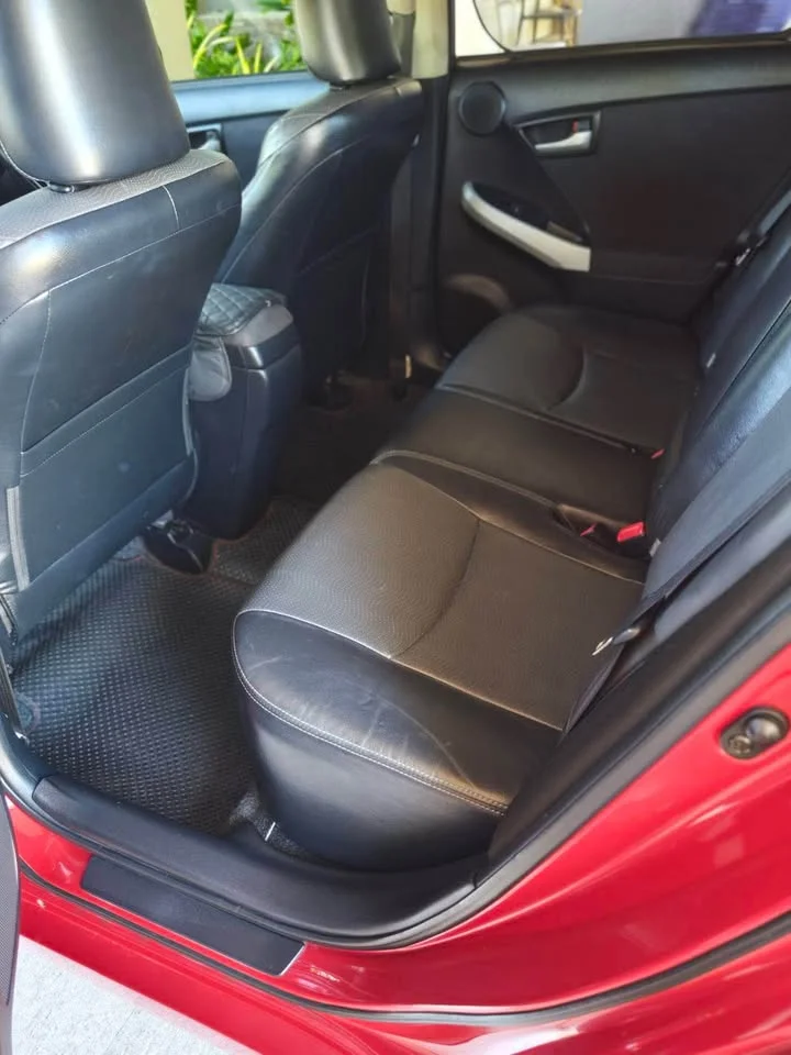 2014 Toyota Prius III 2