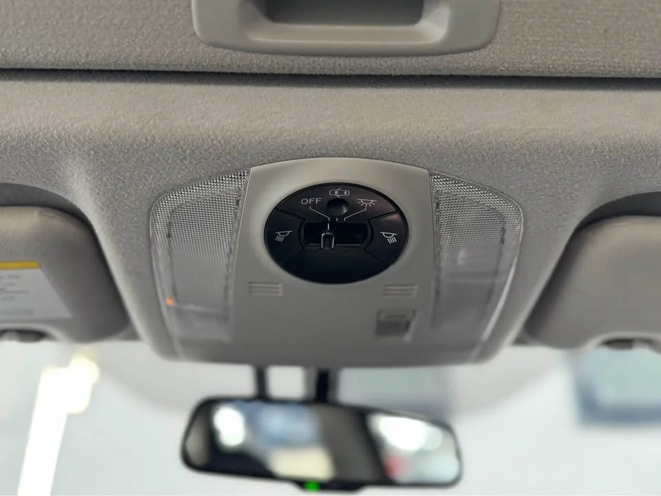 2013 Toyota Prius III 2