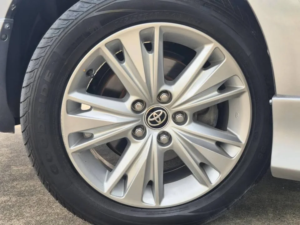 2019 Toyota Innova II 2