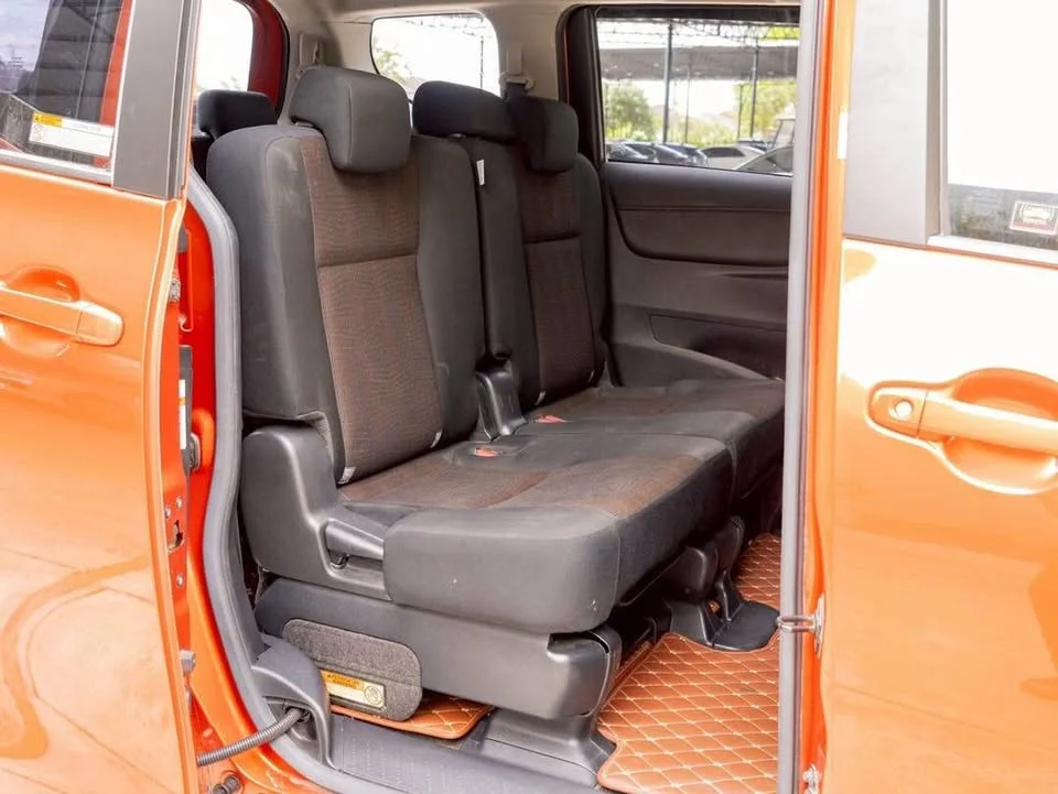 2018 Toyota Sienta II 2