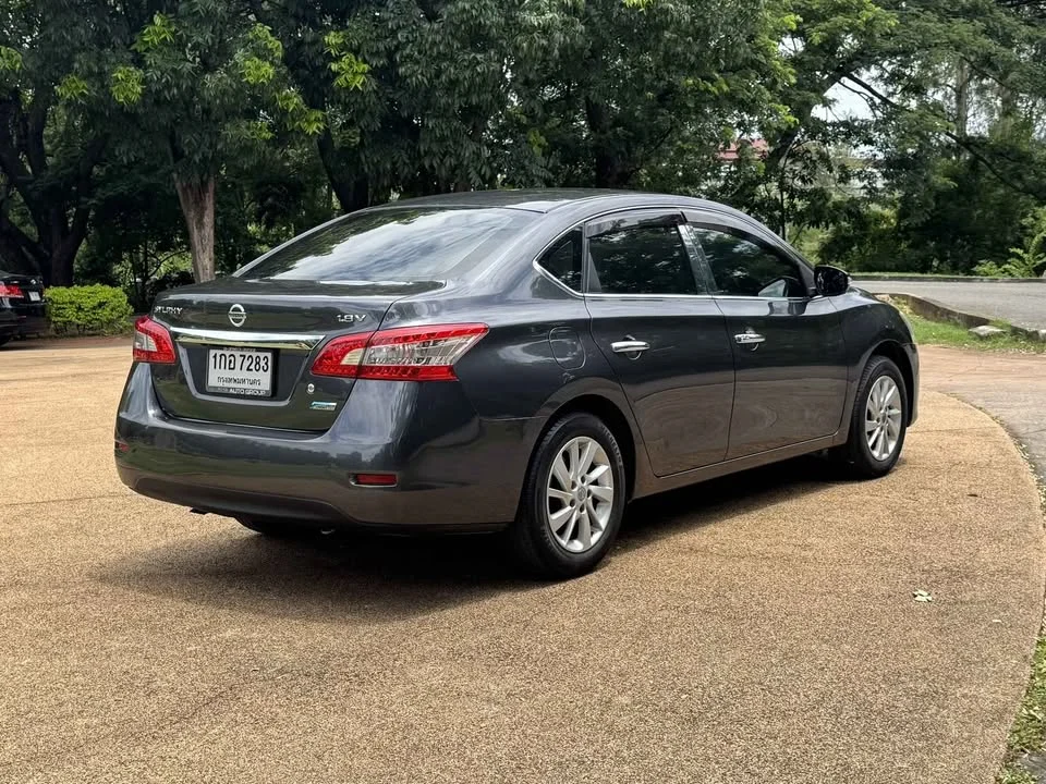 2013 Nissan Sylphy III (B17) 3