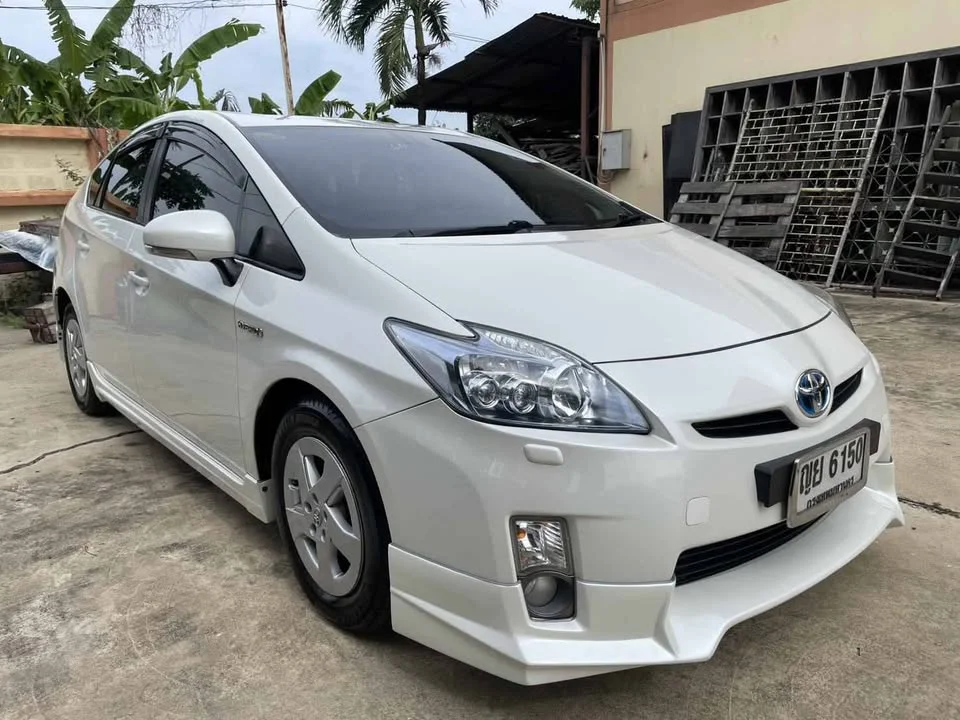2011 Toyota Prius III 3