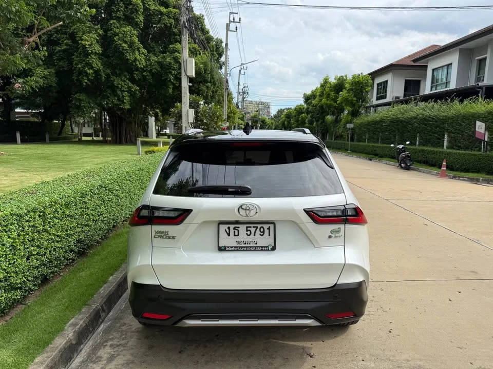 2026 Toyota Yaris Cross AC200 2