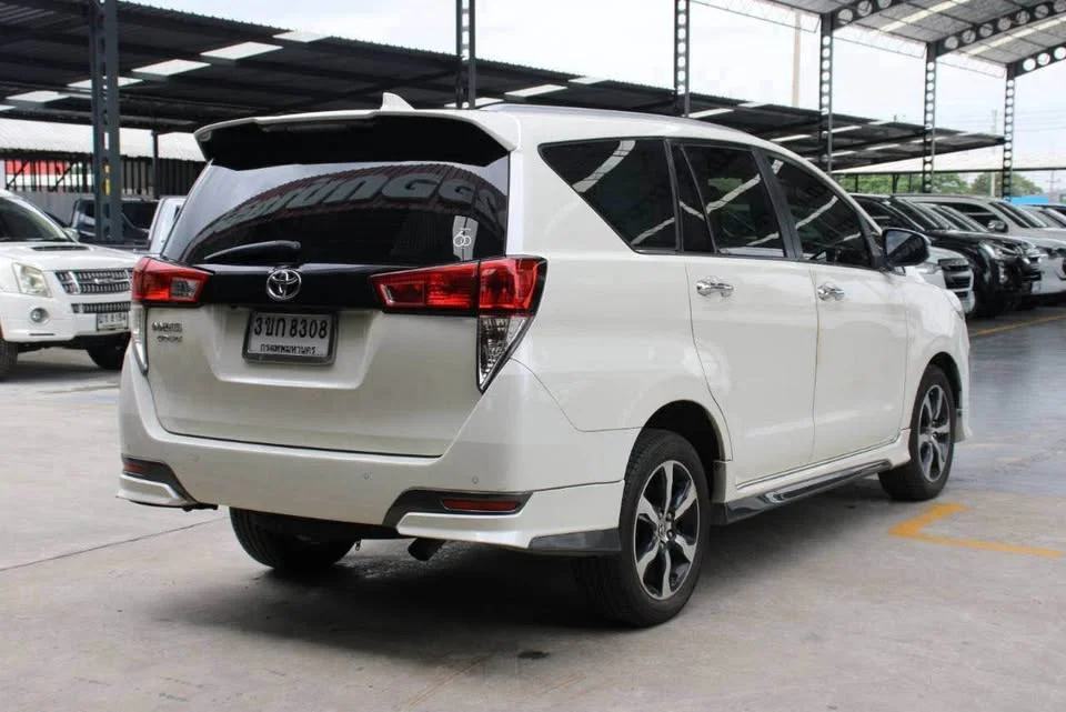 2022 Toyota Innova II 3