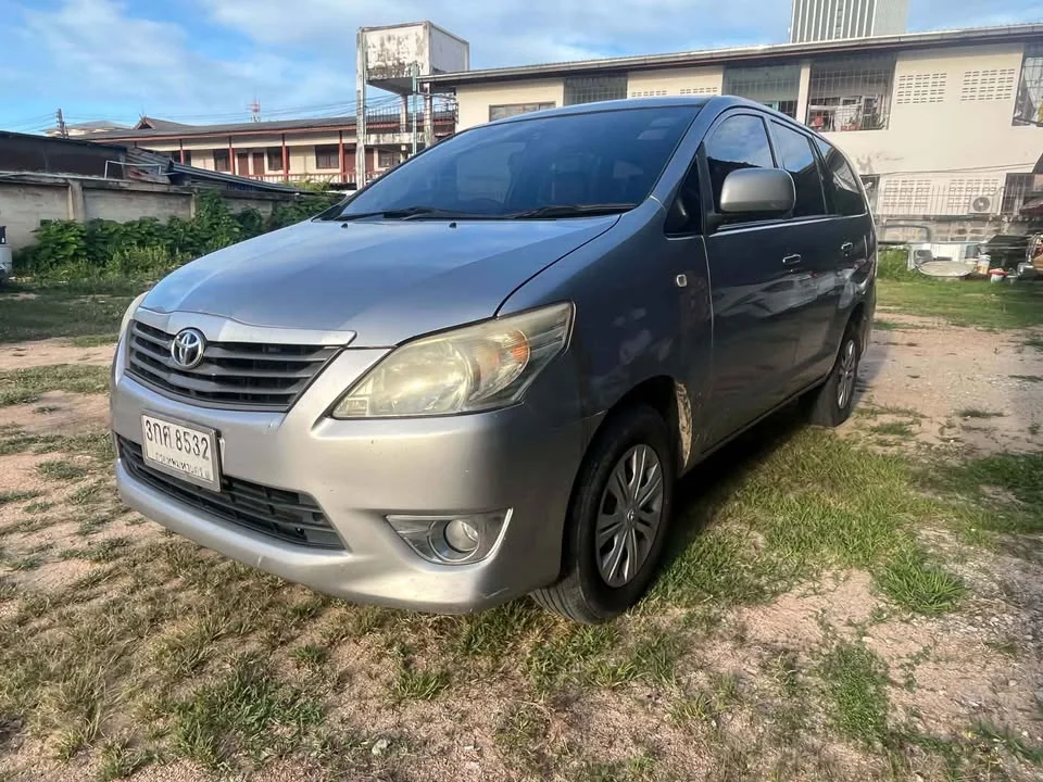 2014 Toyota Innova I 2