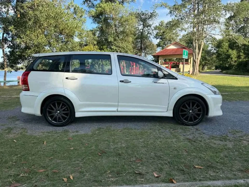 2008 Toyota Wish I 2