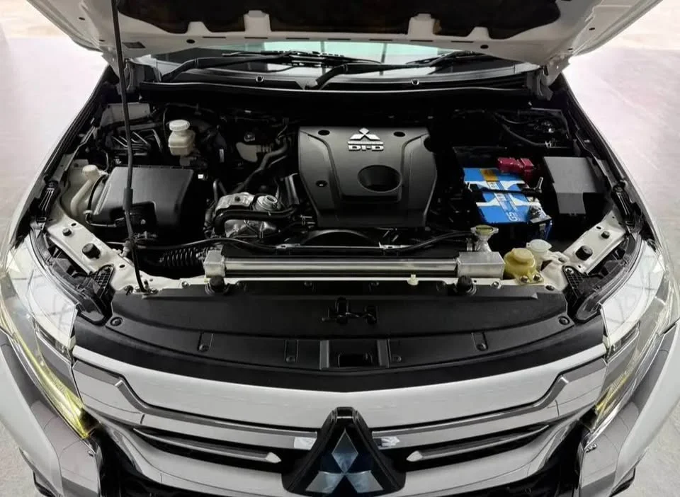 2016 Mitsubishi Pajero Sport III 2
