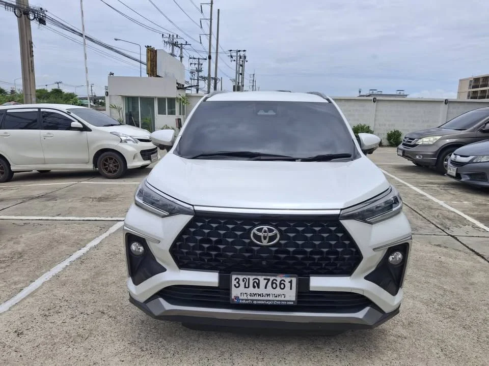 2022 Toyota Veloz III 2