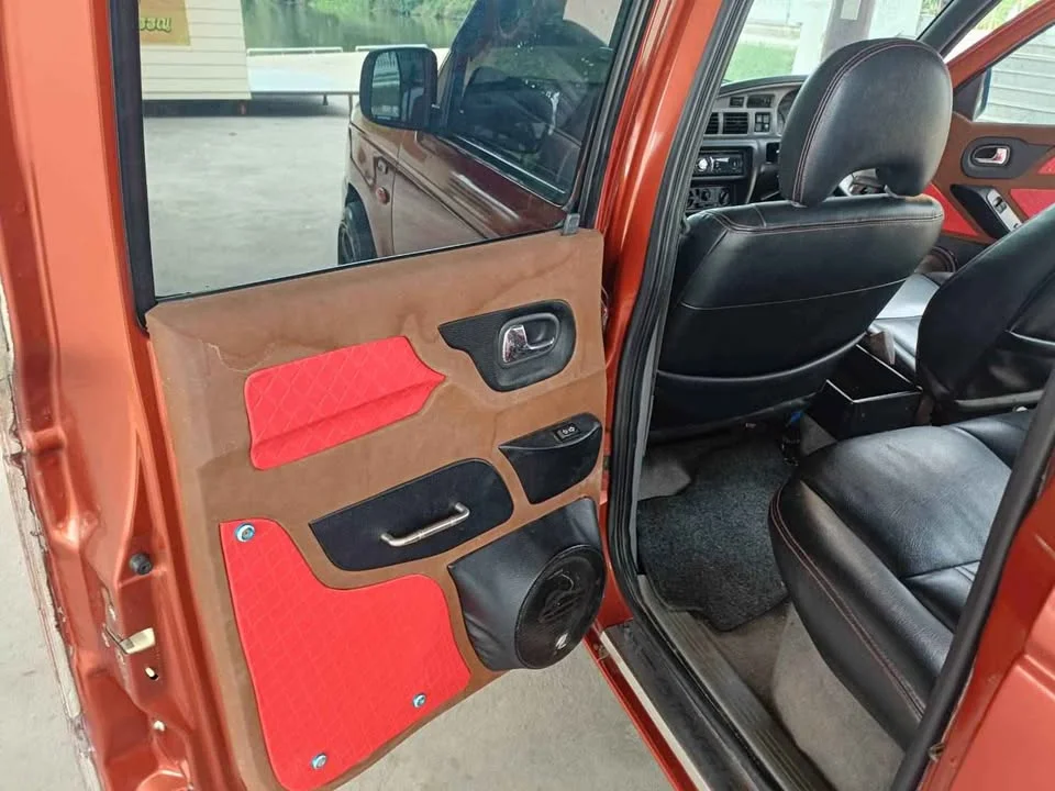 2004 Mazda 2500 Fighter V 2