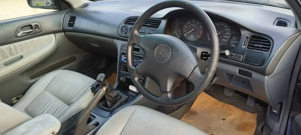 1995 Honda Accord V 2