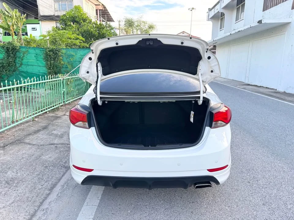 2016 Hyundai Elantra V 2