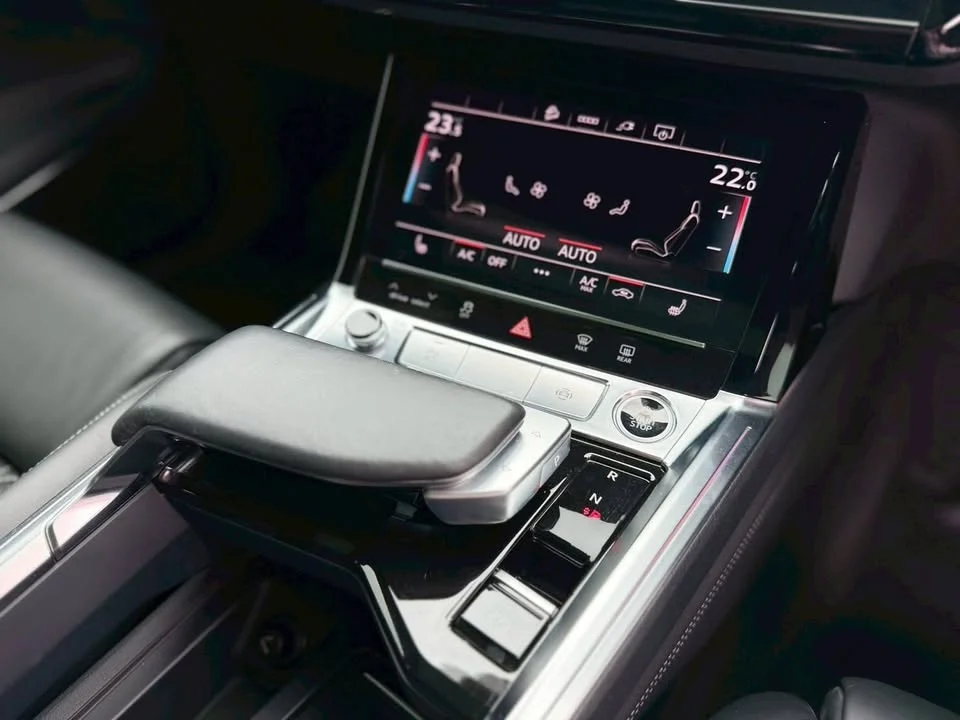 2025 Audi Q8 e-tron 3
