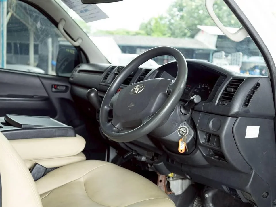 2015 Toyota HiAce V (H200) 2