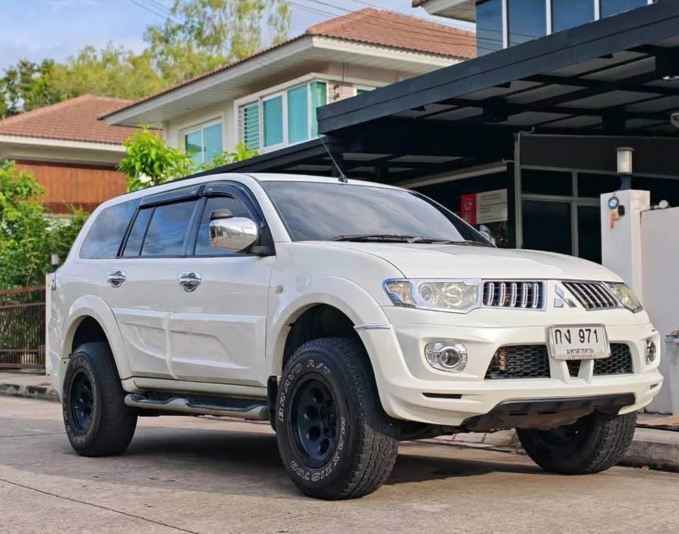 2010 Mitsubishi Pajero Sport II 3