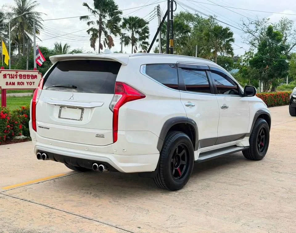 2015 Mitsubishi Pajero Sport III 2