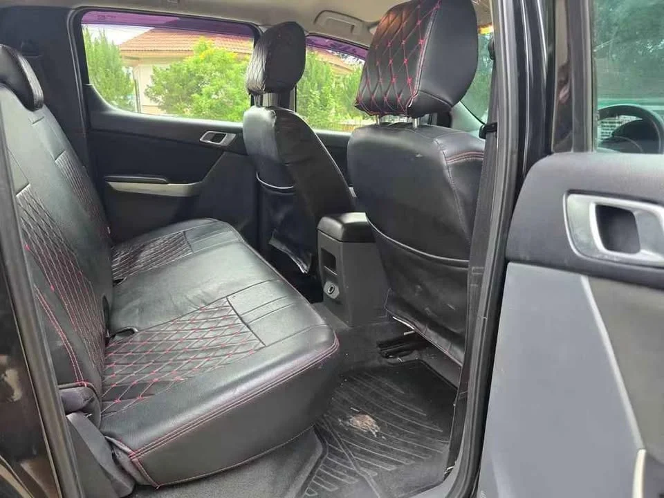 2013 Mazda BT-Series II 3