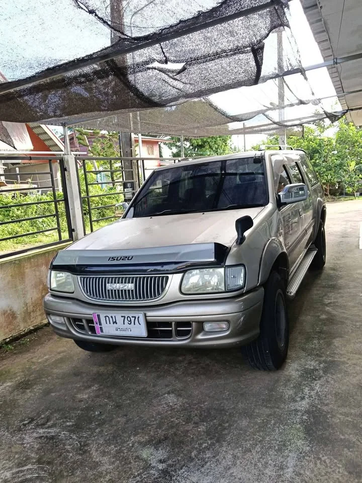 2002 Isuzu TR Grand Adventure I 3