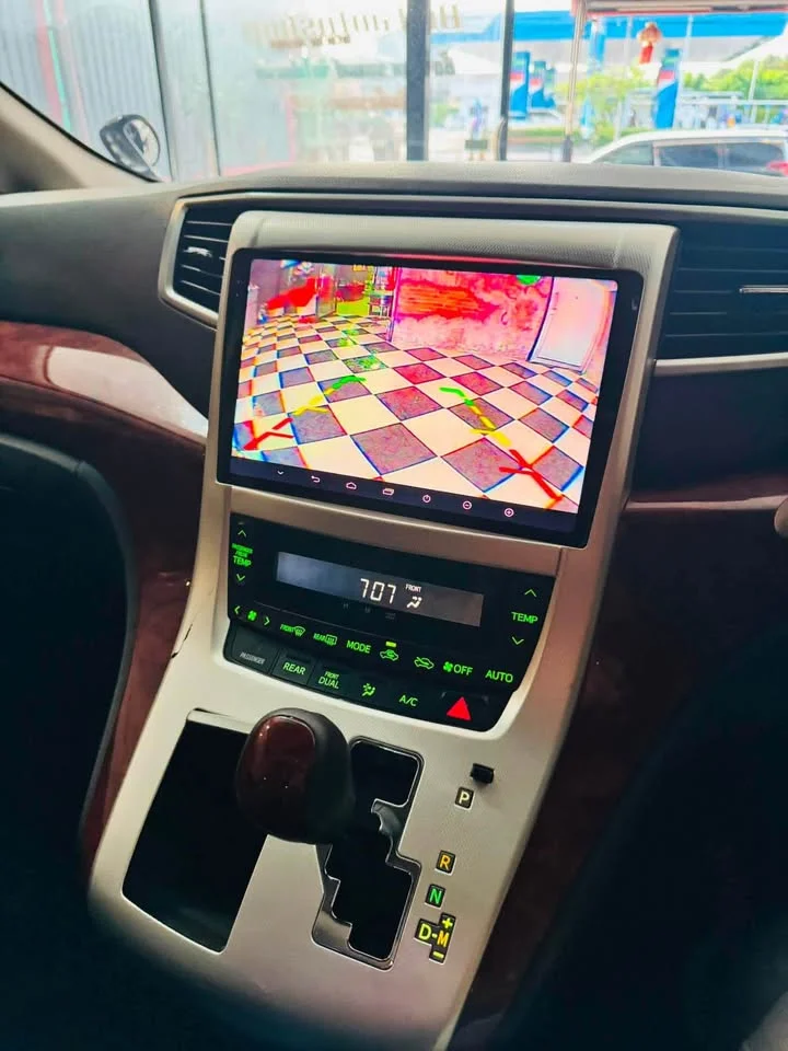 2010 Toyota Alphard, Vellfire II (AH20) 3