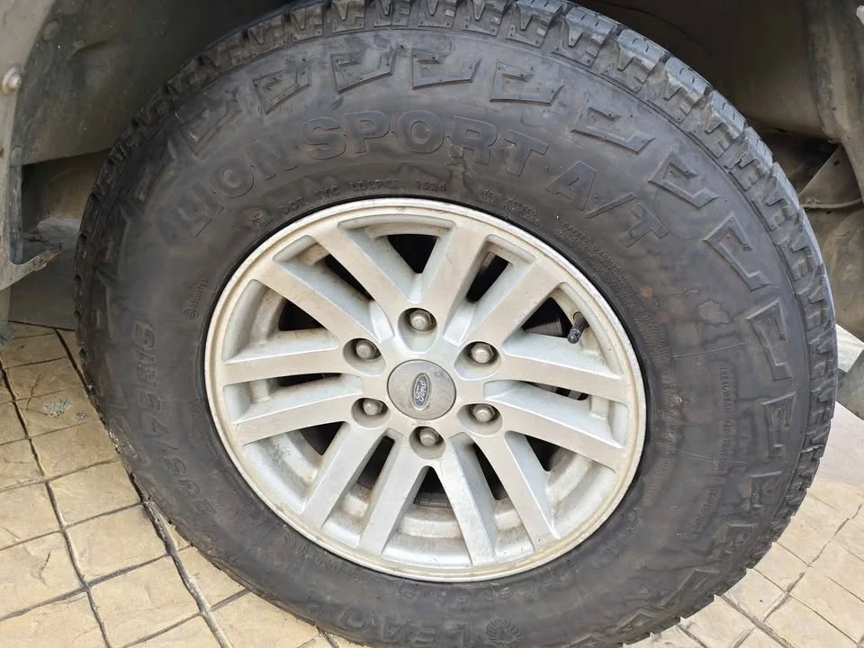 2005 Ford Everest I 2